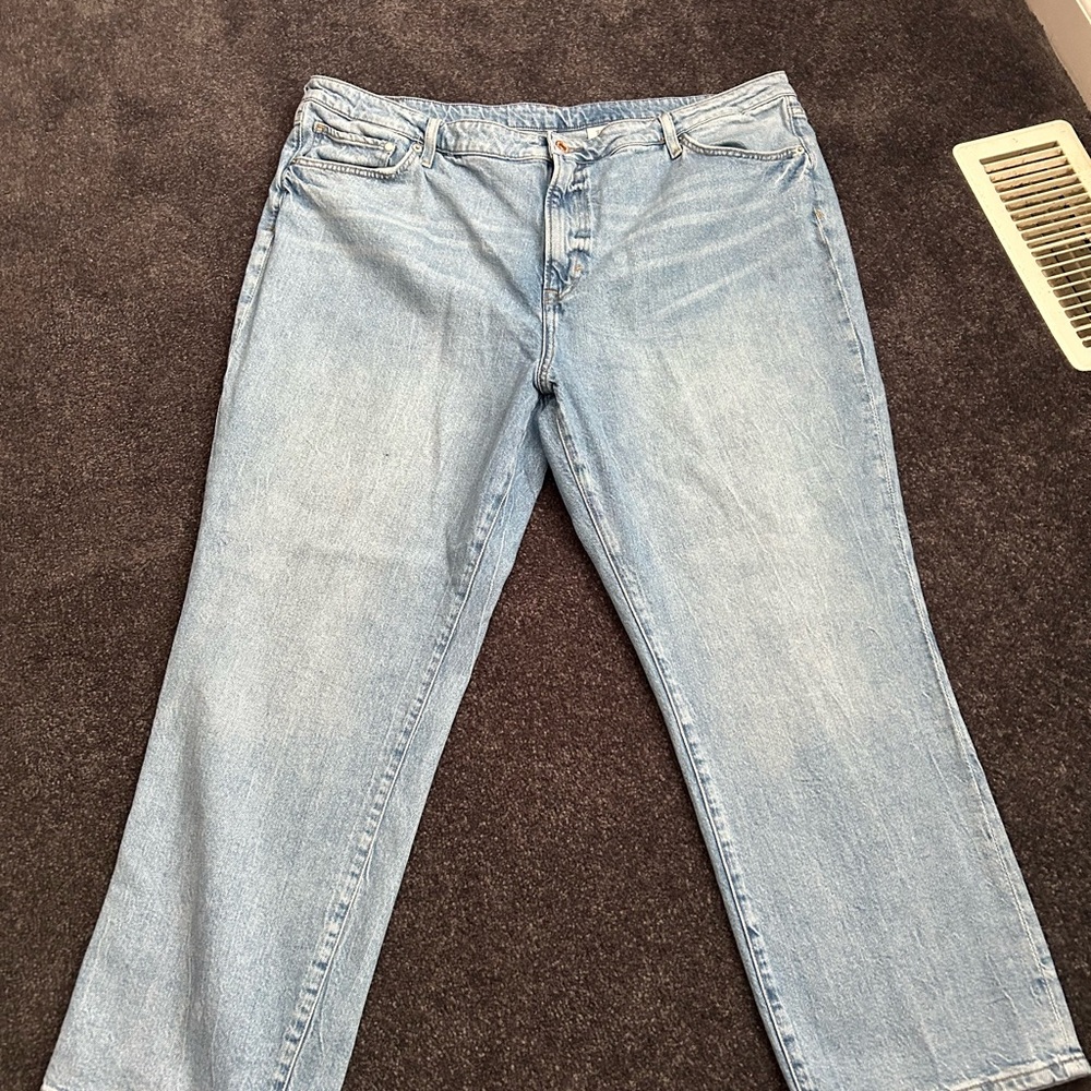 H&M Mediun Wash, Straight Leg, Vintage Mom Jeans